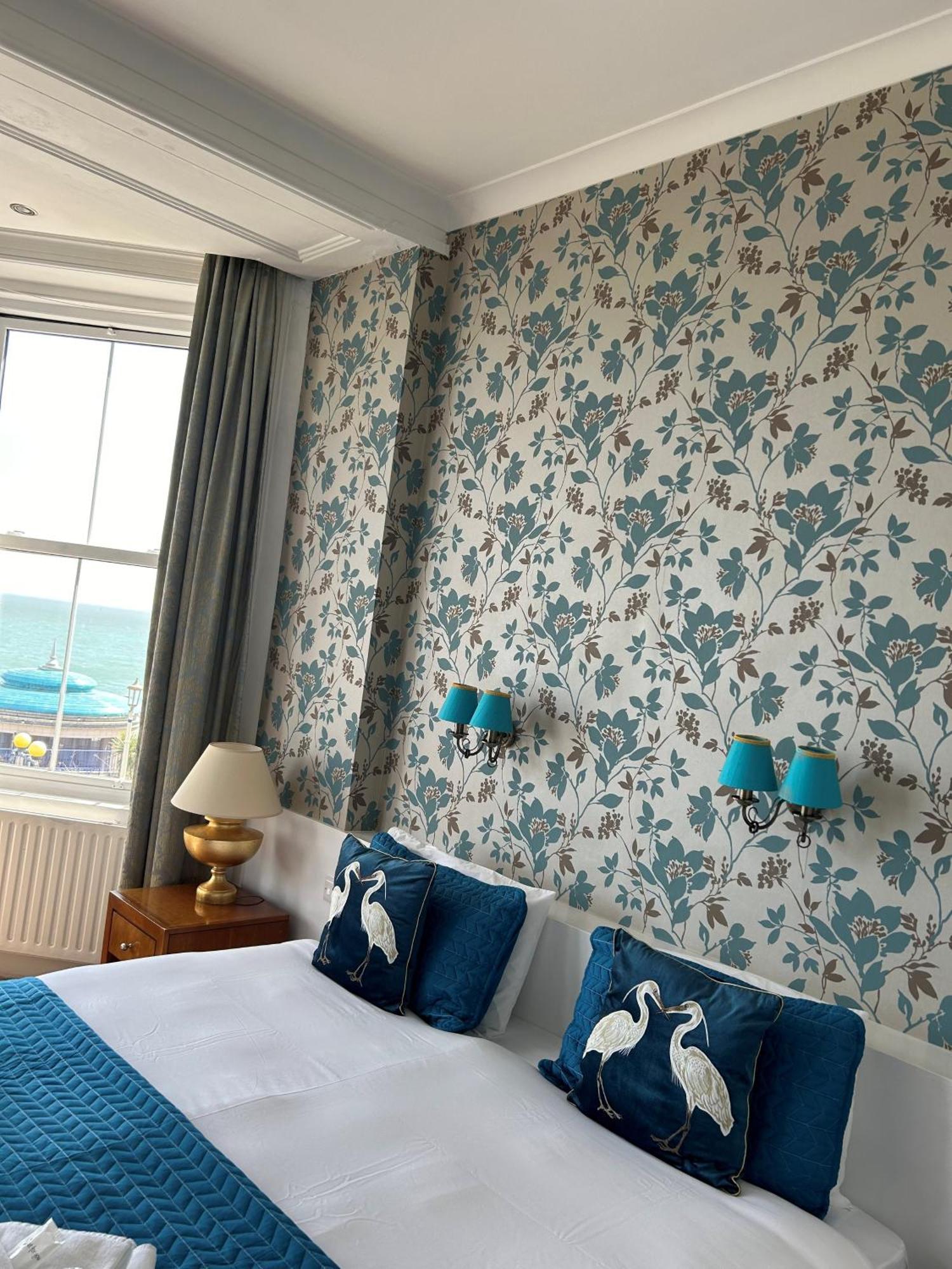 The Cumberland Hotel Eastbourne Exteriör bild